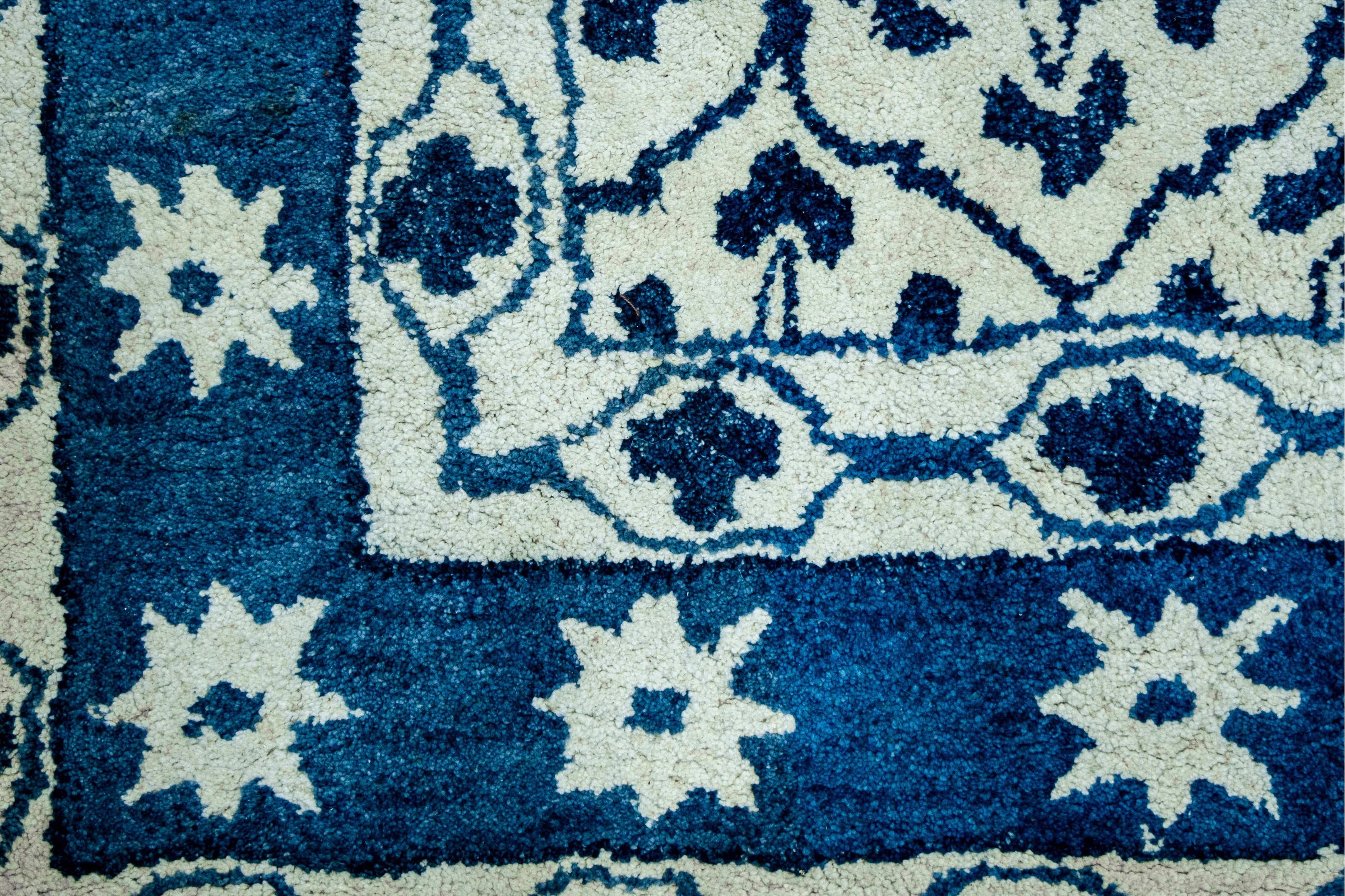 Aegena Damask | Hand-Tufted Woolen Rug