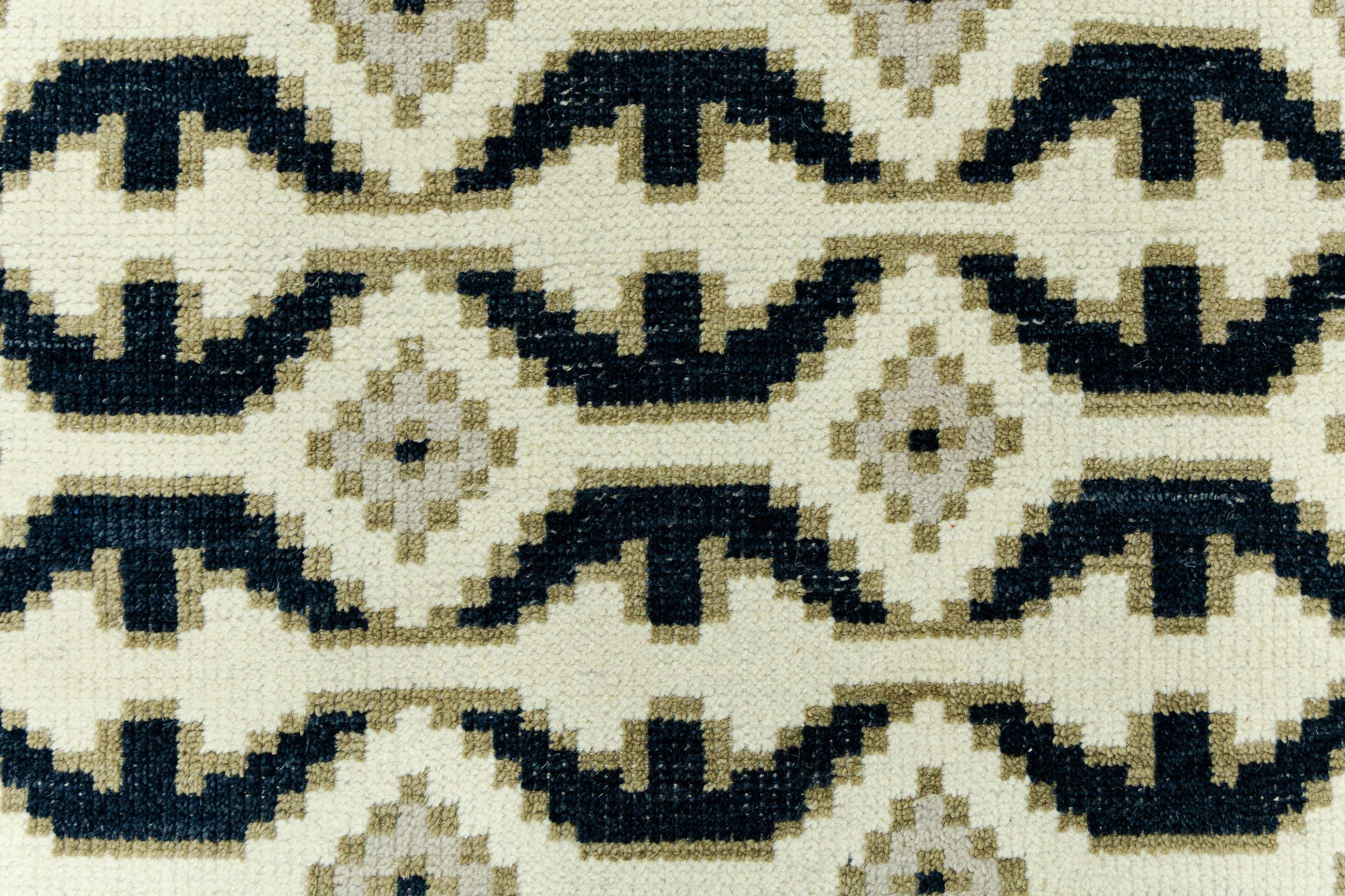 Regal Trellis | Hand-Knotted New Zealand Wool Rug